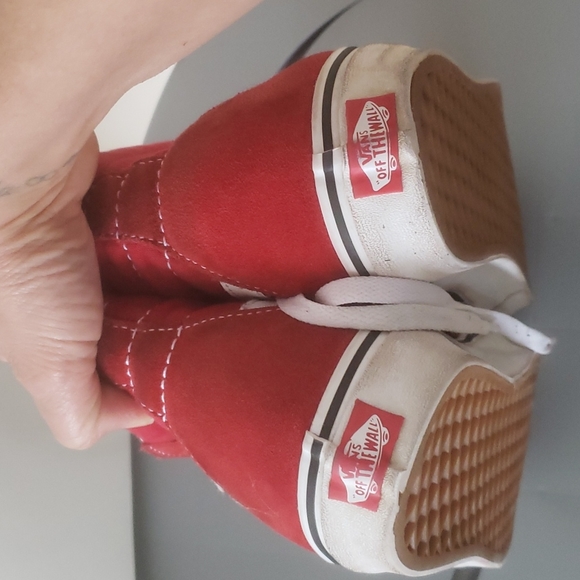 Vans red hightop skate shoes mens 9 1/2 - Picture 3 of 6